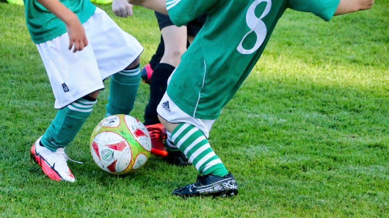 Investigan partido de futbol en China por autogoles a propósito