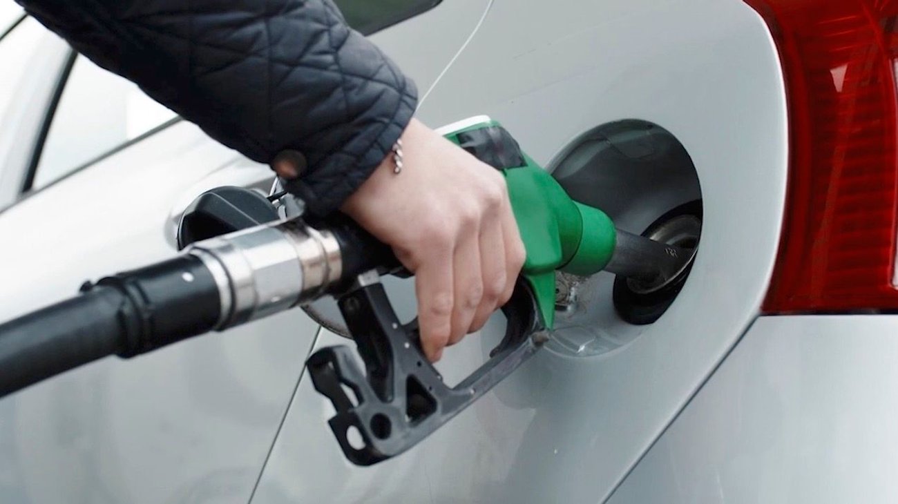 Asegura Sheinbaum que la gasolina no subirá pese a guerra en Irán