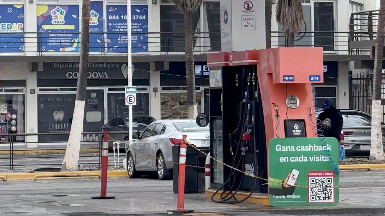 Exhiben gasolinera de Torreón por precios elevados