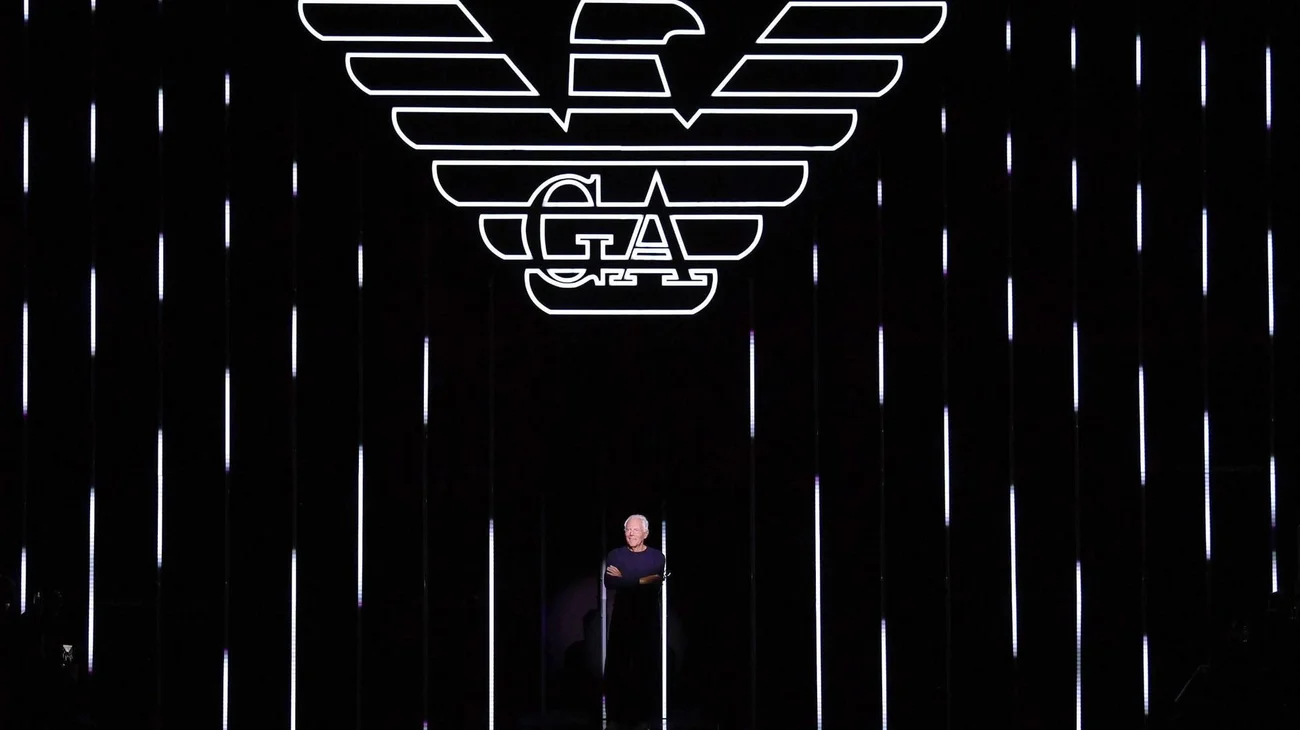 Multan a Armani en Italia por irregularidades laborales