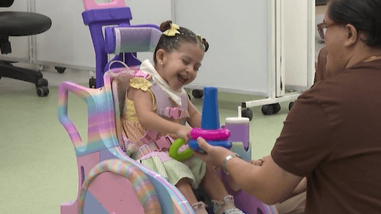 Amor impreso en 3D: familia crea silla de ruedas para Ana Vi