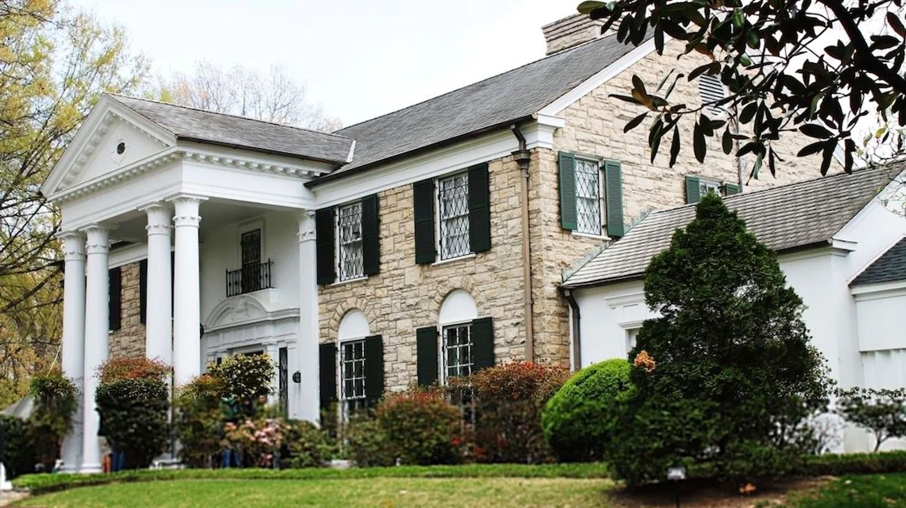 Arrestan a mujer por intentar vender mansión de Elvis