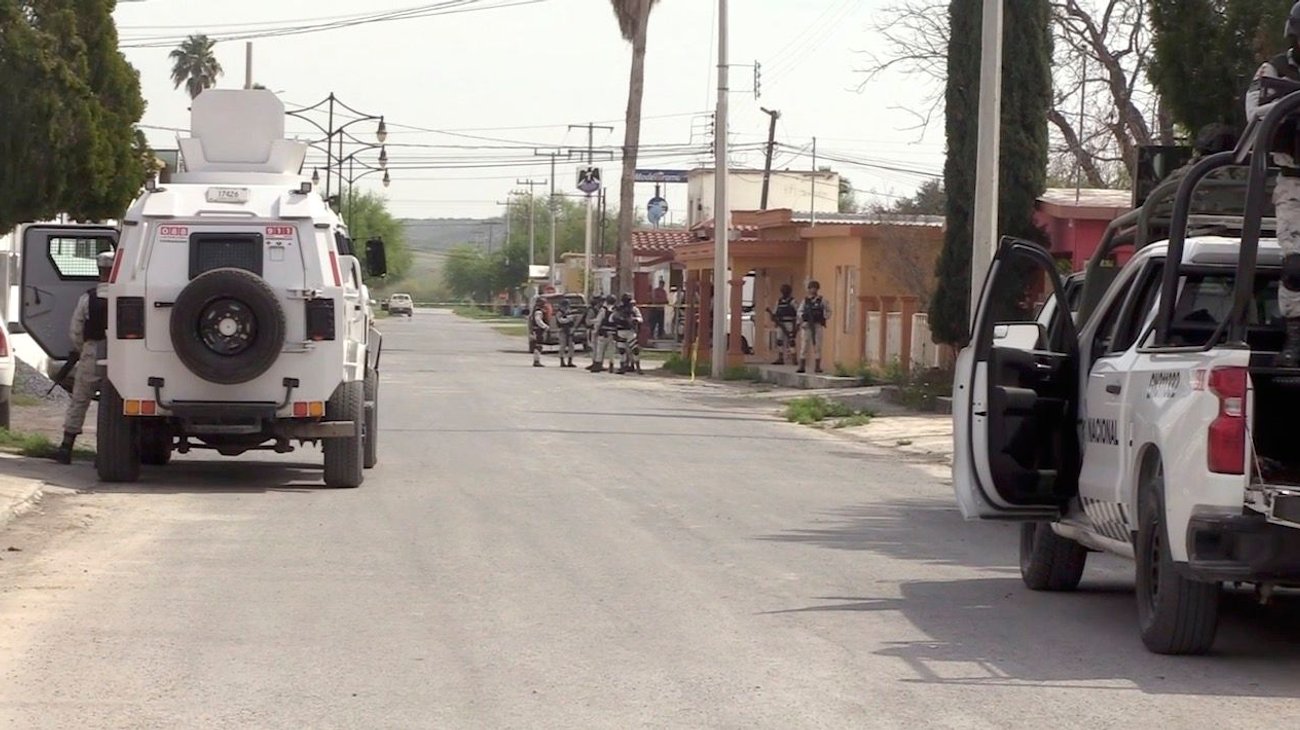 Rescatan a los 12 albañiles plagiados en Anáhuac 