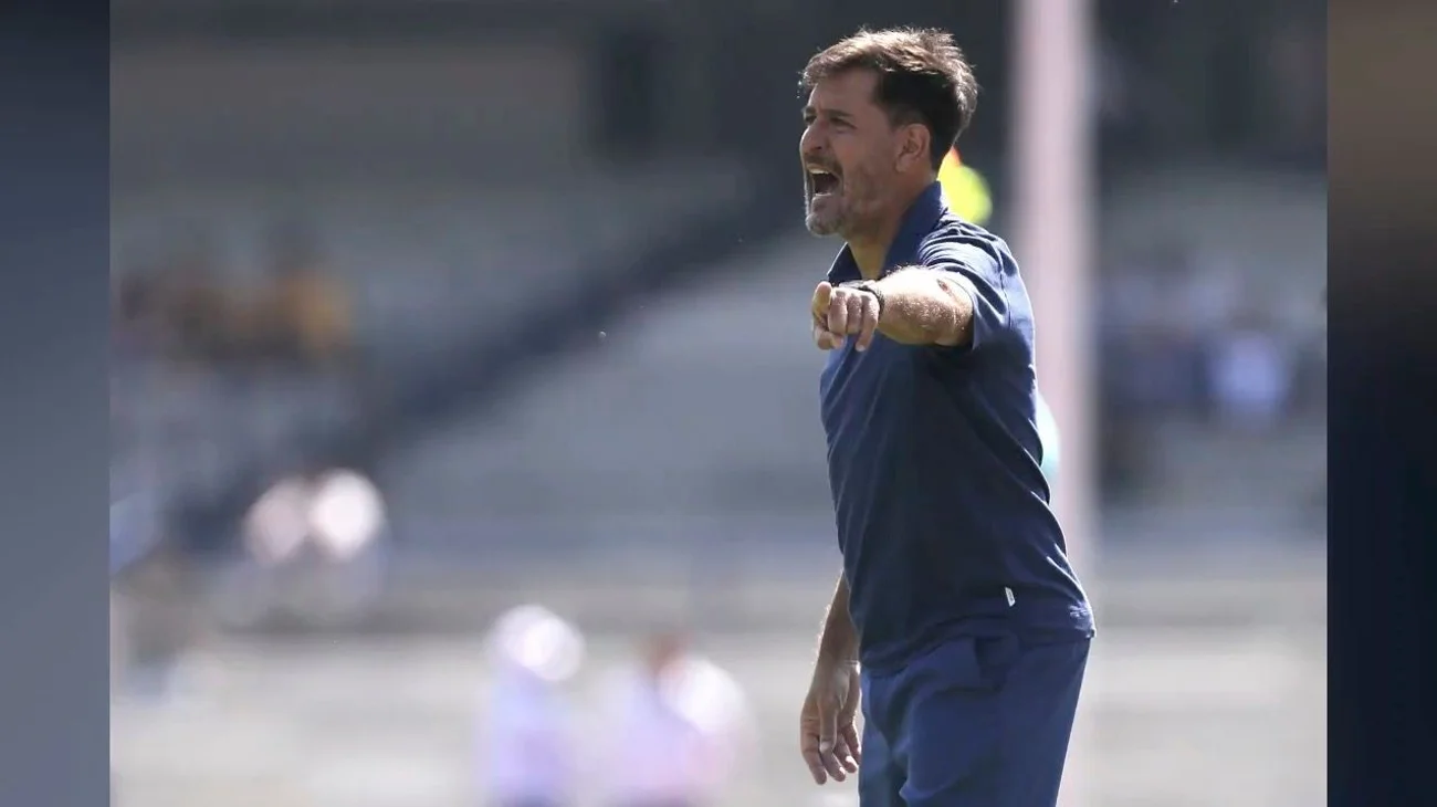  Gustavo Lema deja de ser entrenador de los Pumas
