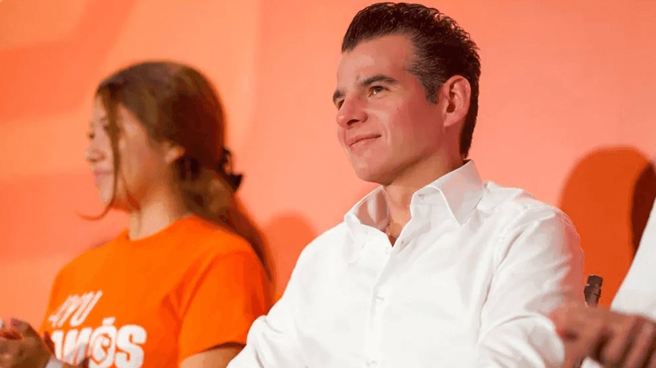 Invita Miguel Flores a mujeres a participar en 'Ella Emprende'