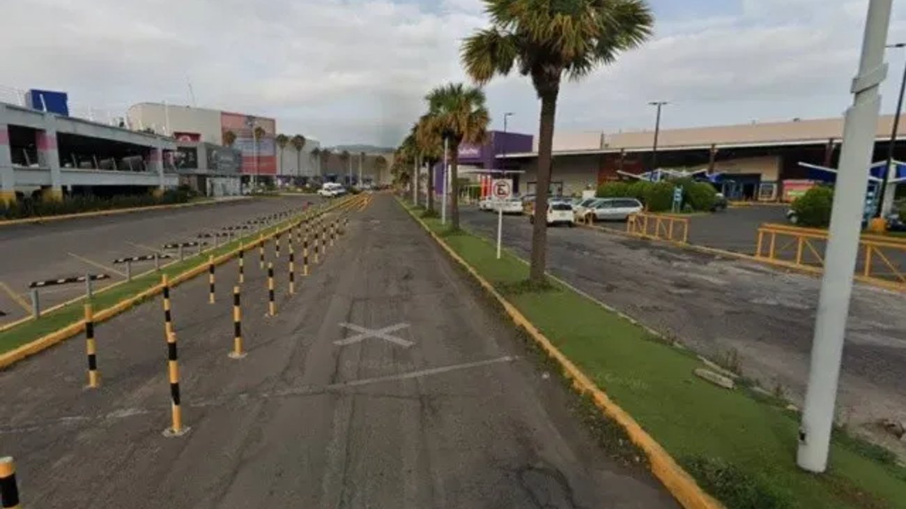Hallan feto de 3 meses cerca de plaza comercial de Jalisco
