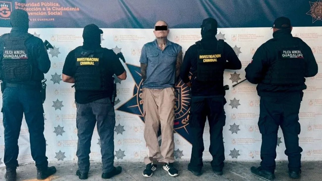 Traía auto robado, placas colgadas y drogas en Guadalupe