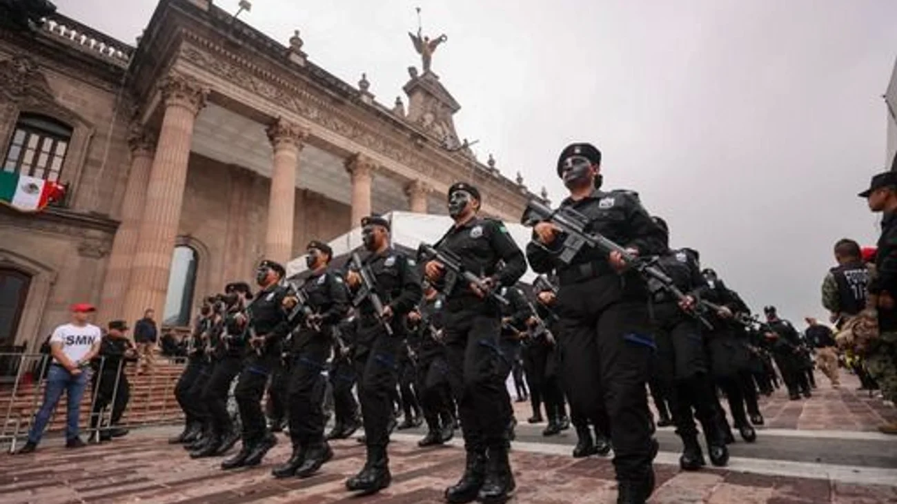 Participan 4,000 en contingentes de desfile de independencia