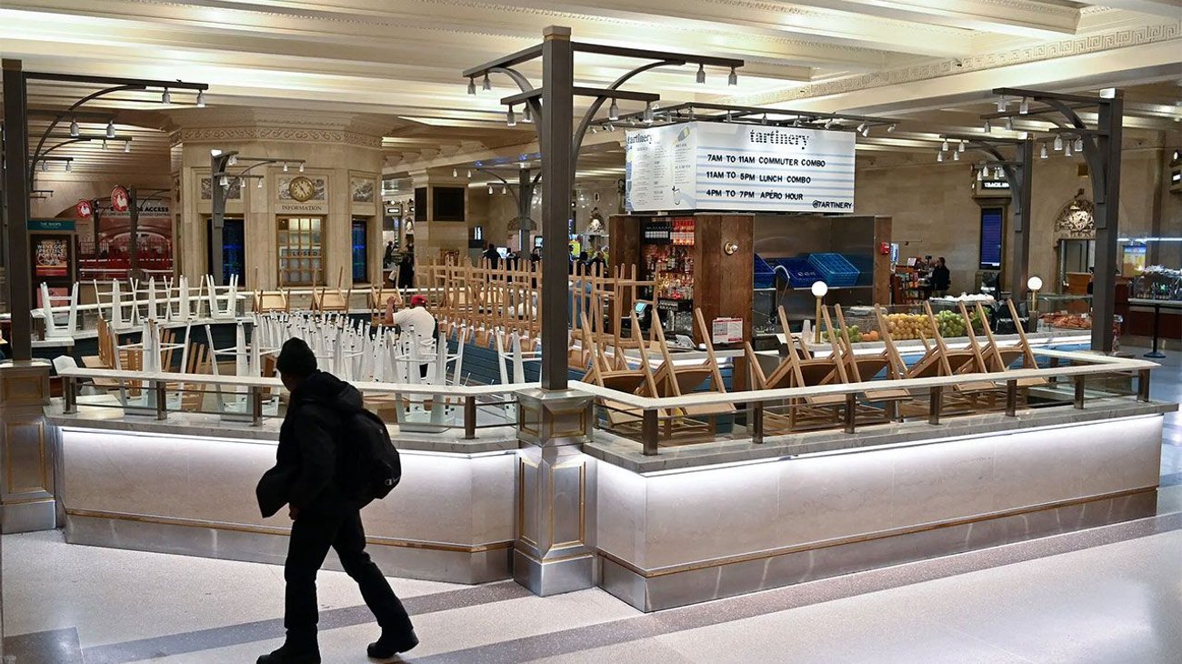 Acusan a hombre de apuñalar en navidad a dos hermanas en NY