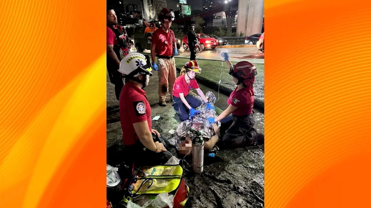 Rescatan a hombre arrastrado por el río Santa Catarina