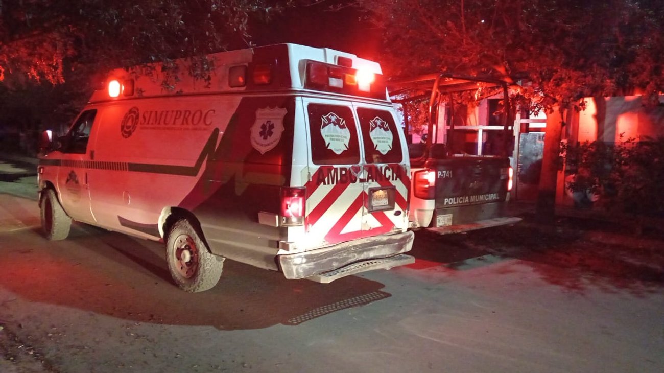 Queda sin vida en sofá tras agresión a balazos