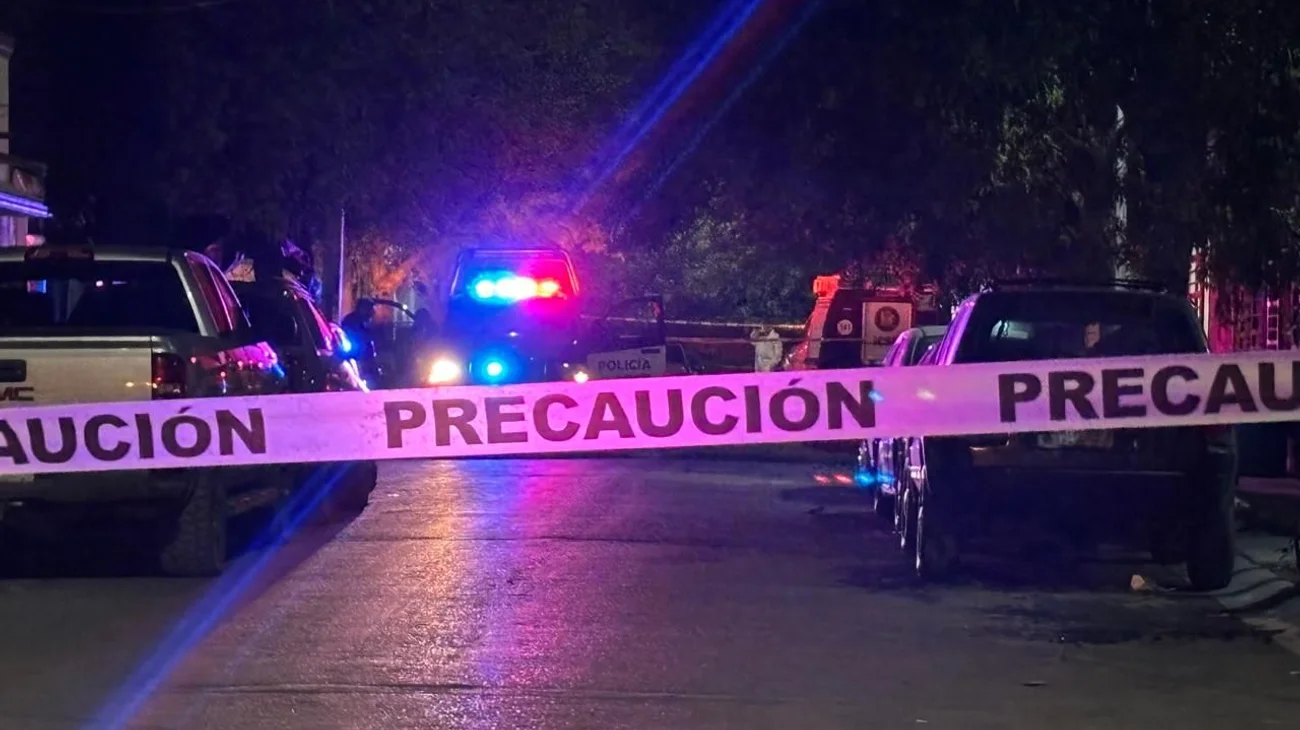Ataque armado cobra la vida de joven en su vivienda en Juárez