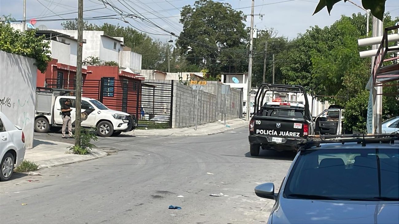 Lo buscan en su casa, sale y lo atacan a balazos