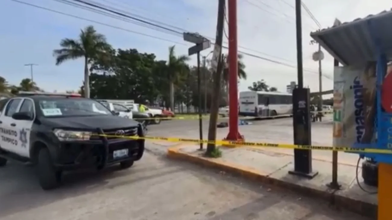 Muere peatón arrollado por camión frente al Aeropuerto de Tampico