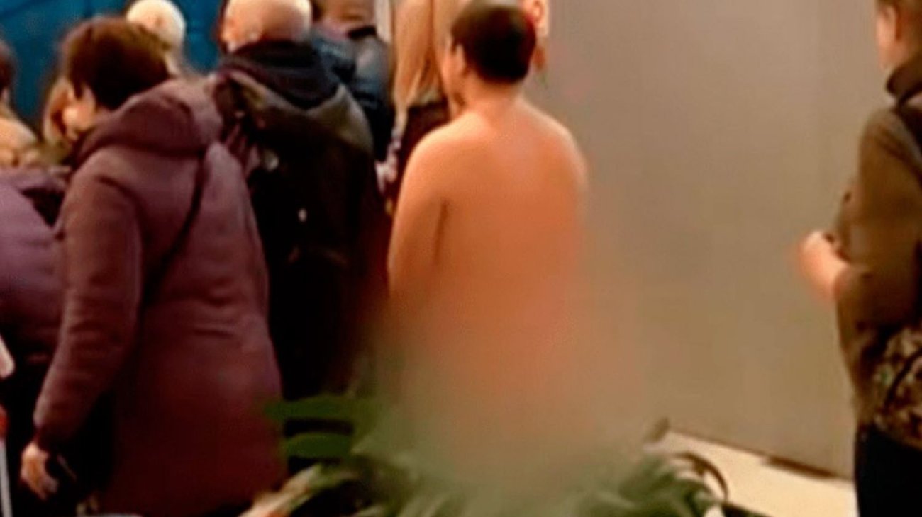Hombre desnudo obliga a un avión a regresar al aeropuerto