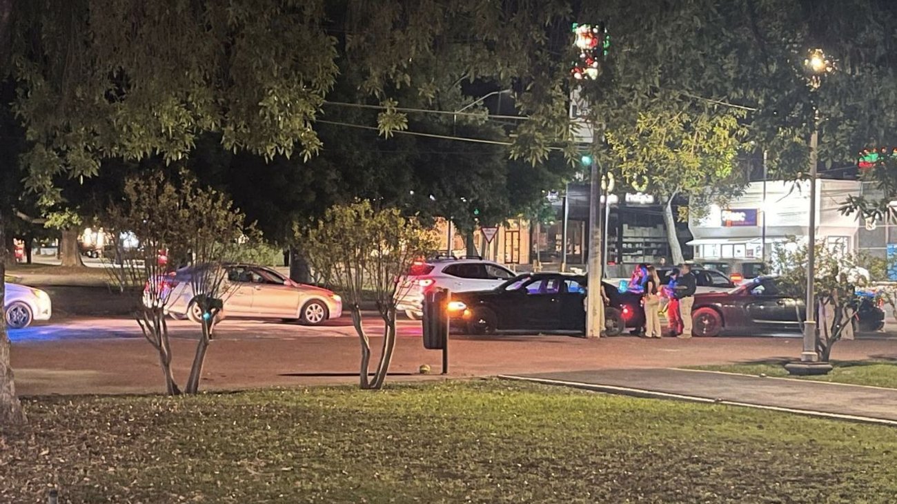 Detienen a hombre en Monterrey en camioneta sospechosa