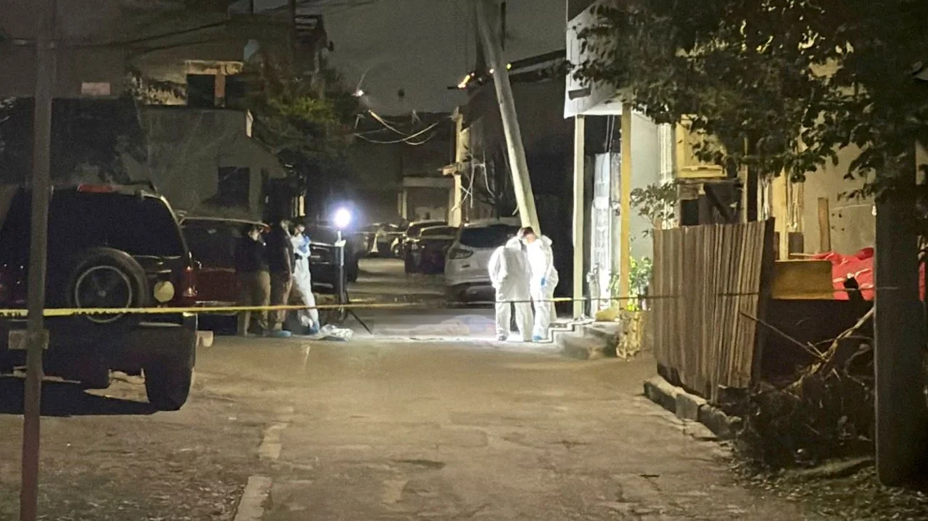 Ejecutan a hombre afuera de su casa en la colonia Felipe Carrillo