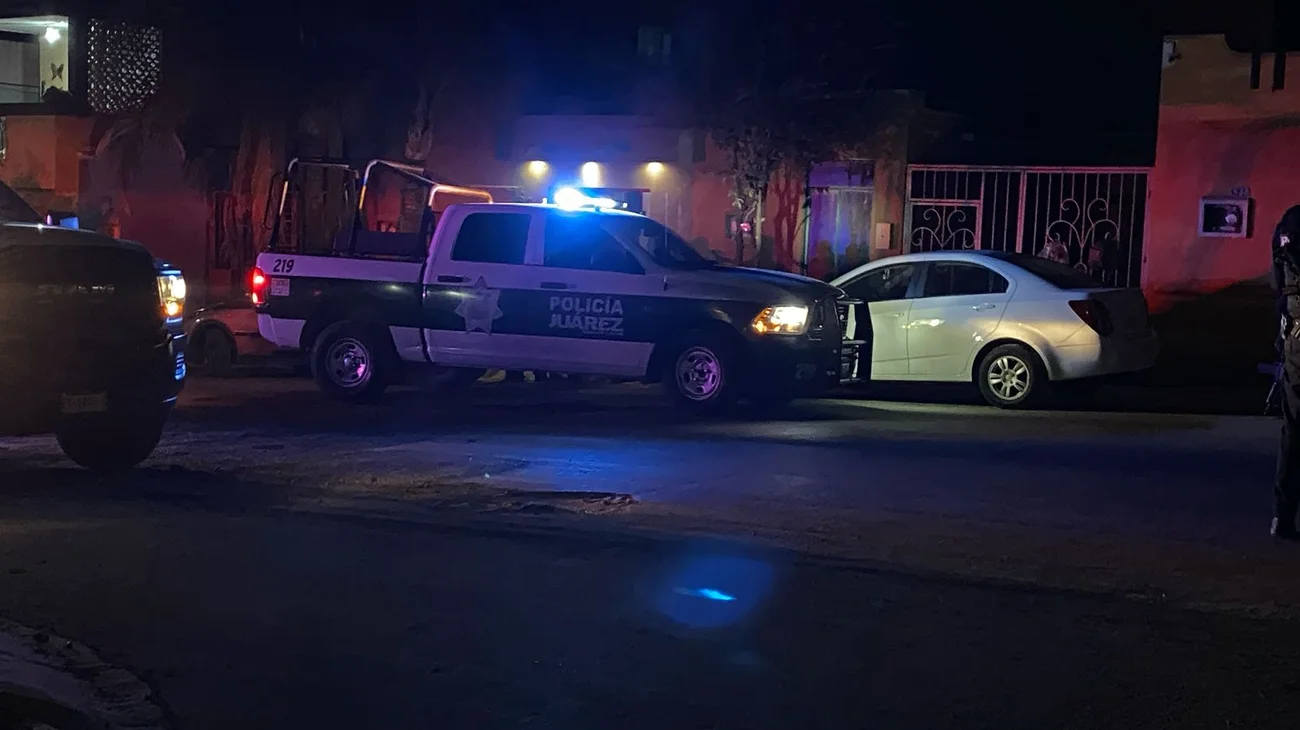 Golpean y balean a joven; pide auxilio en vivienda en Juárez