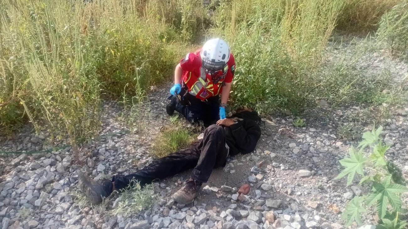 Sufre hombre grave lesión al ser golpeado por el tren