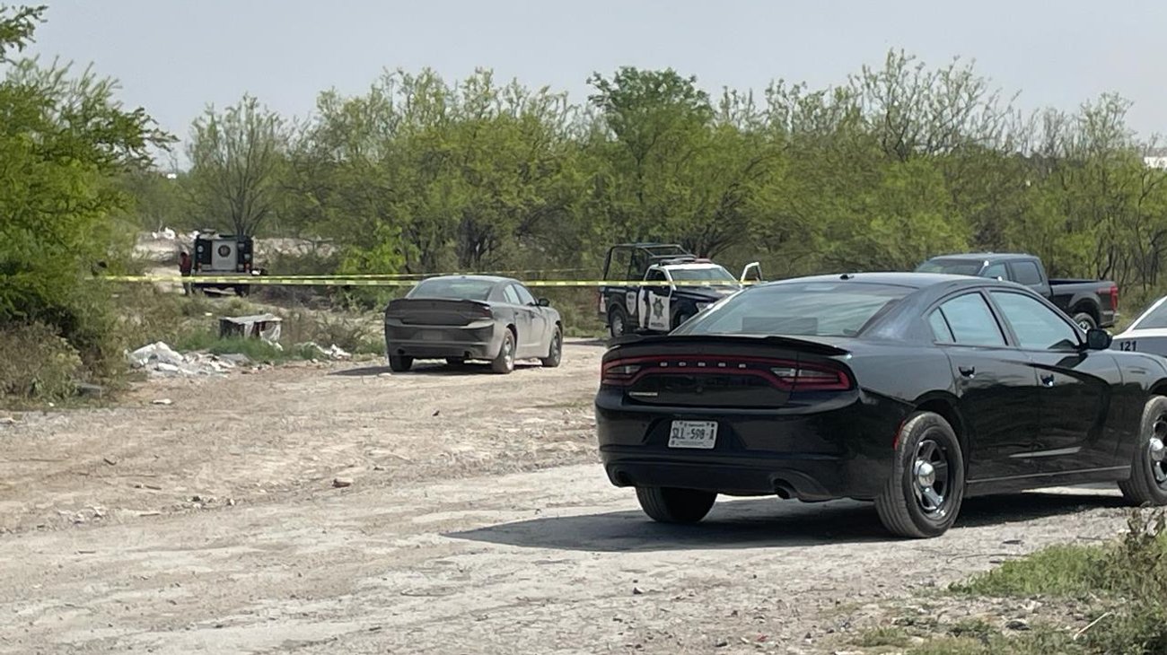 Localizan a hombre muerto y maniatado en baldío de Apodaca