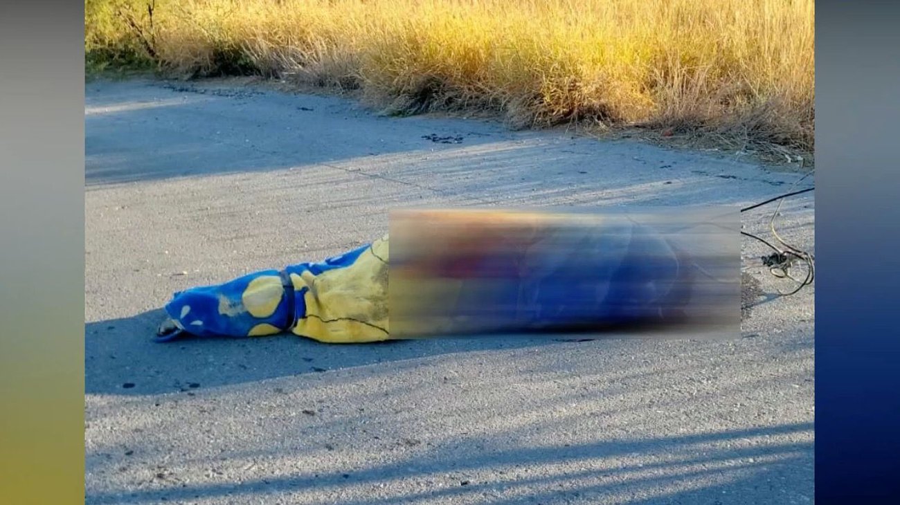 Hallan cuerpo encobijado sobre la carretera a Reynosa