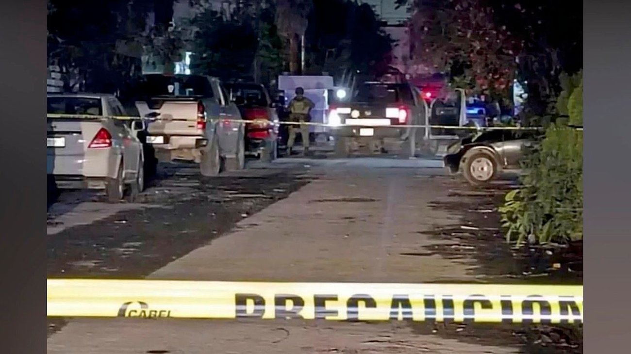 Asesinan a joven afuera de vivienda en Guadalupe