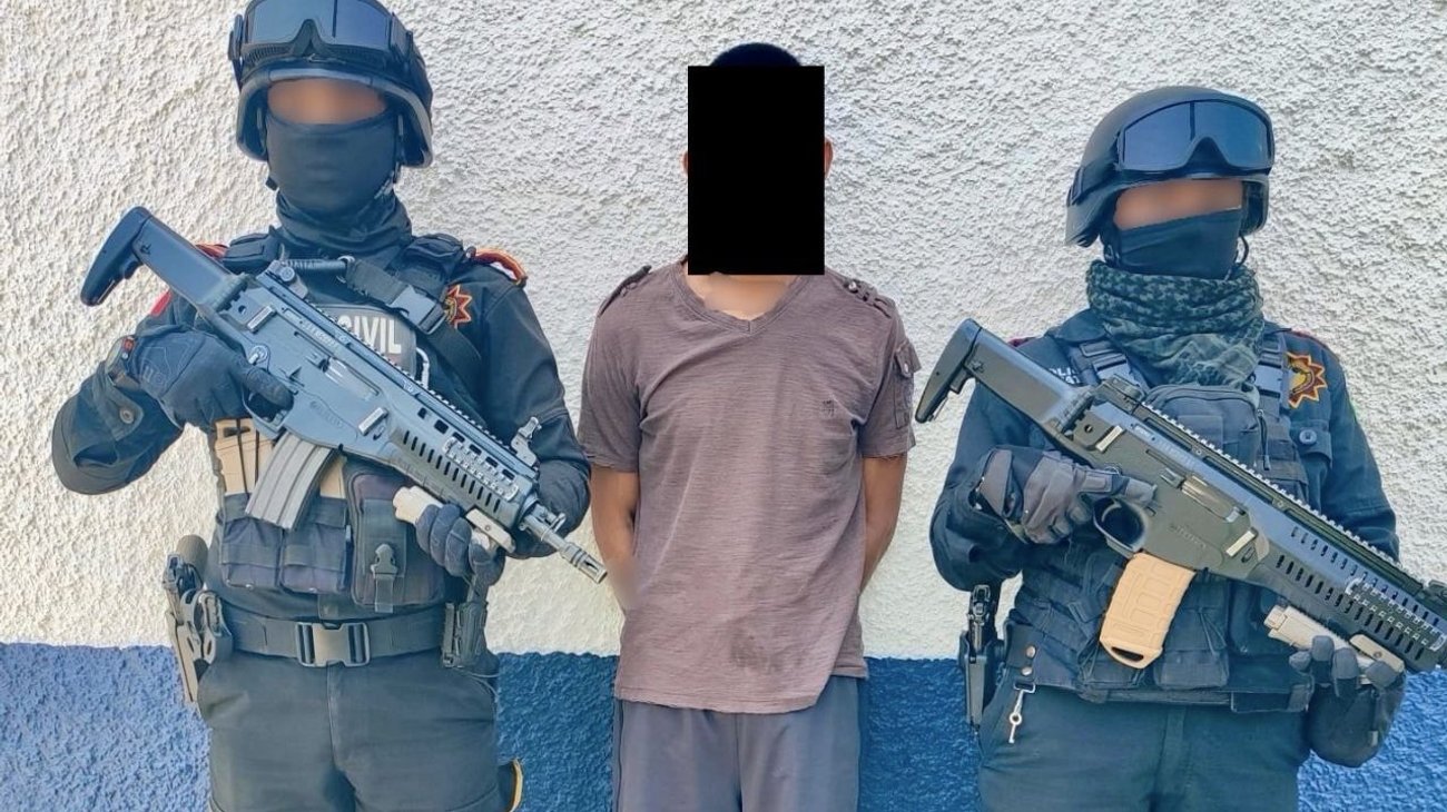 Hombre presuntamente armado es detenido por amenaza a pareja