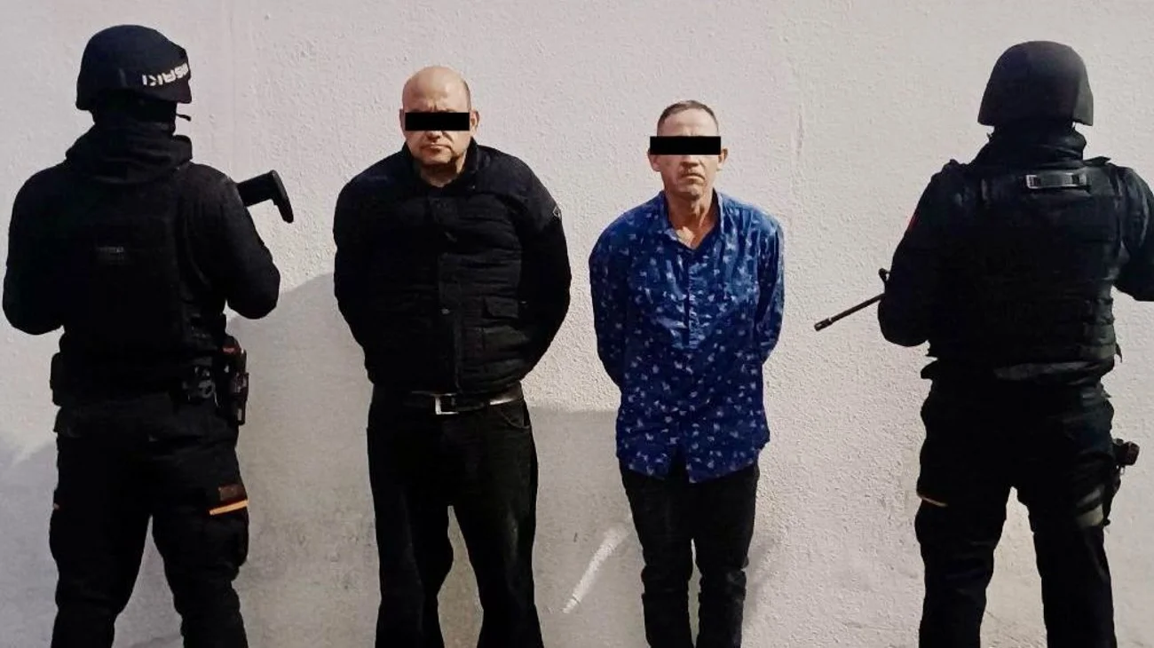 Detienen a dos hombres con 200 dosis de droga en Monterrey
