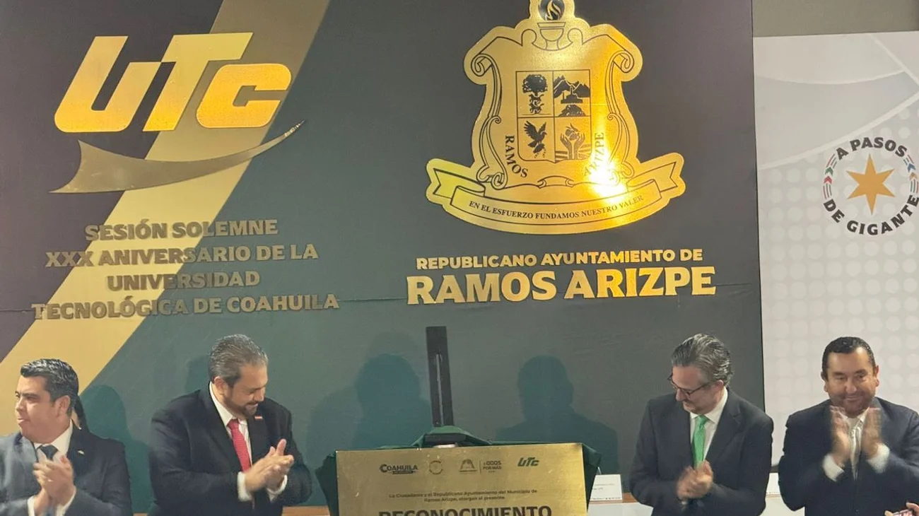 Rinde Ramos Arizpe homenaje a Universidad Tecnológica de Coahuila