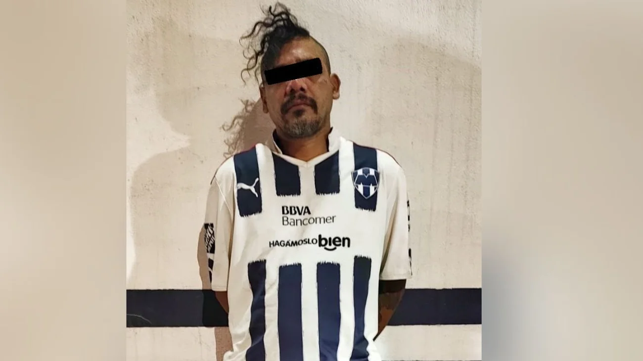 Detienen a hombre por posesión de arma ilegal en Monterrey