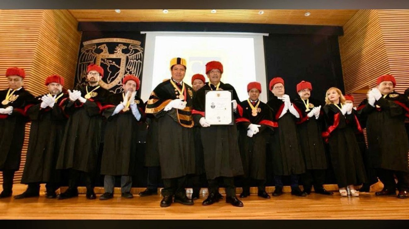 Otorgan doctorado a lider de los trabajadores de Coahuila 