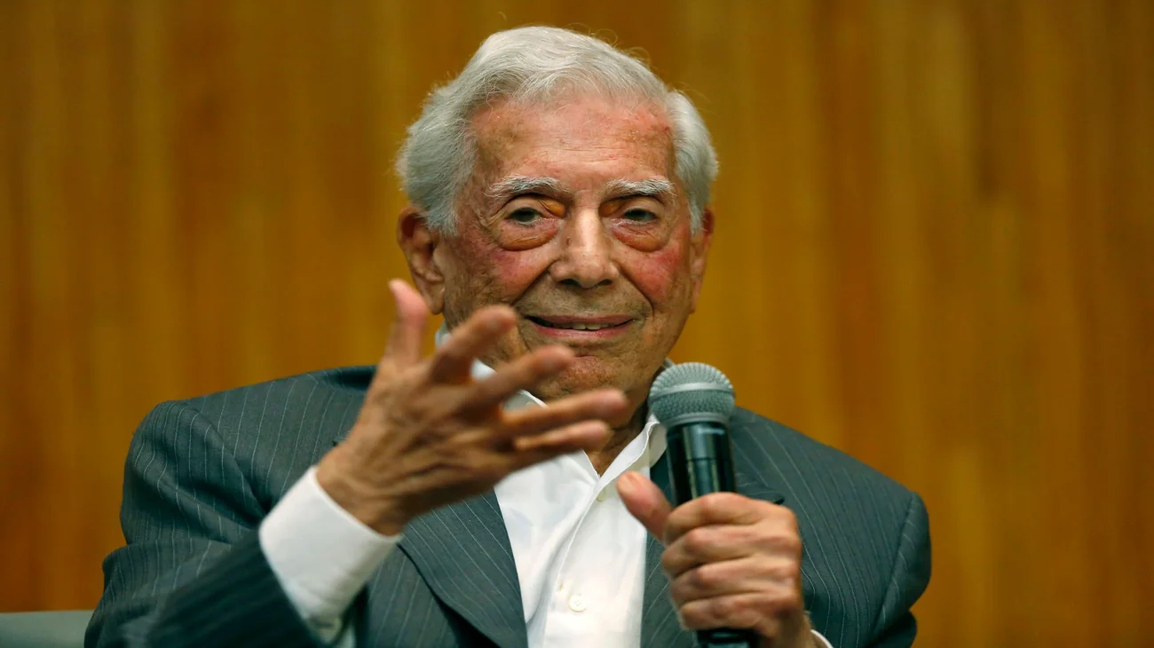 Hospitalizan a Vargas Llosa por segunda vez por covid-19