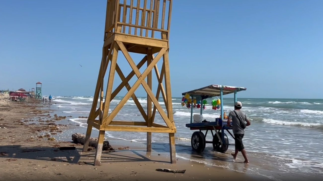Limpian playa Bagdad luego de saturación por Semana Santa
