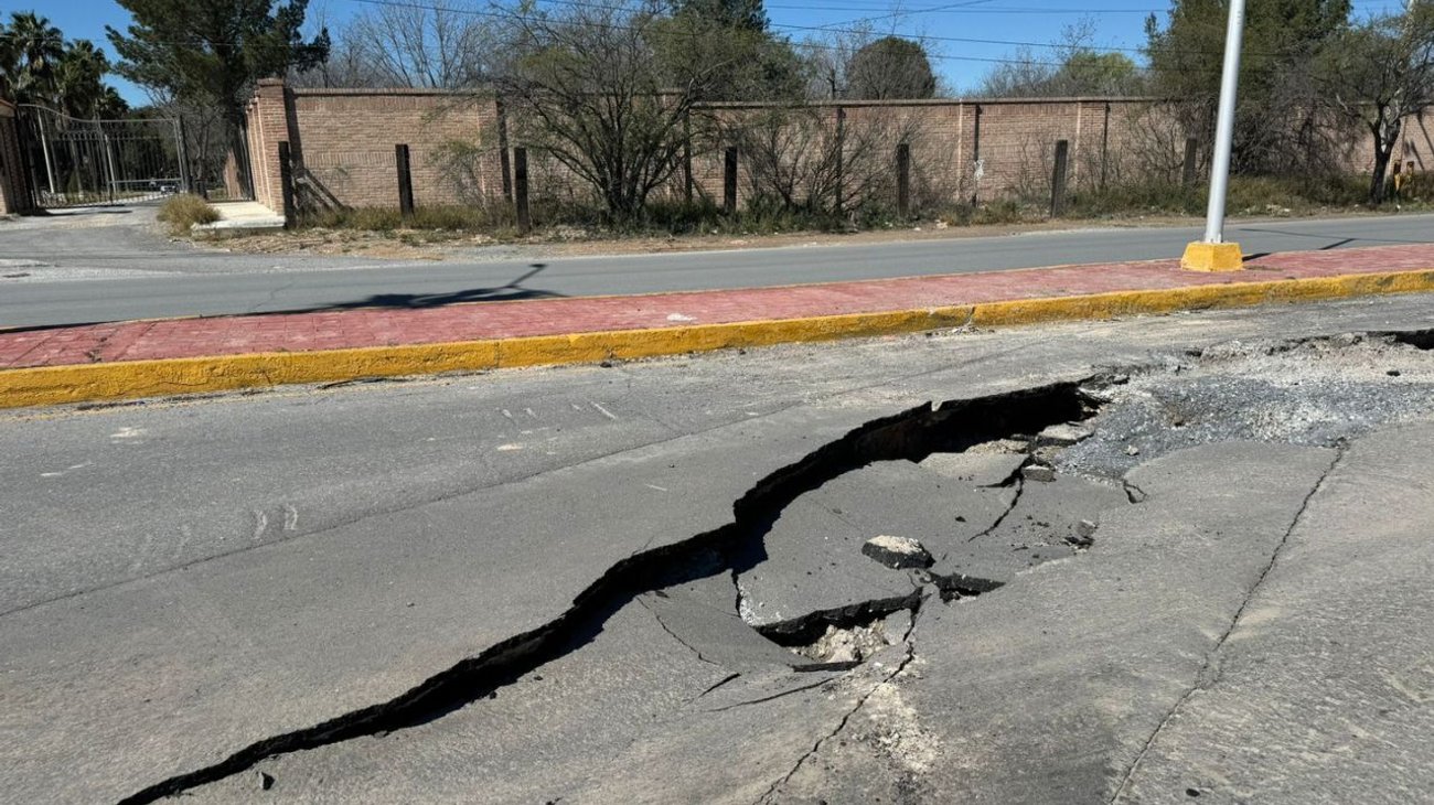 Hundimientos en Ramos Arizpe tras lluvias provocaron baches