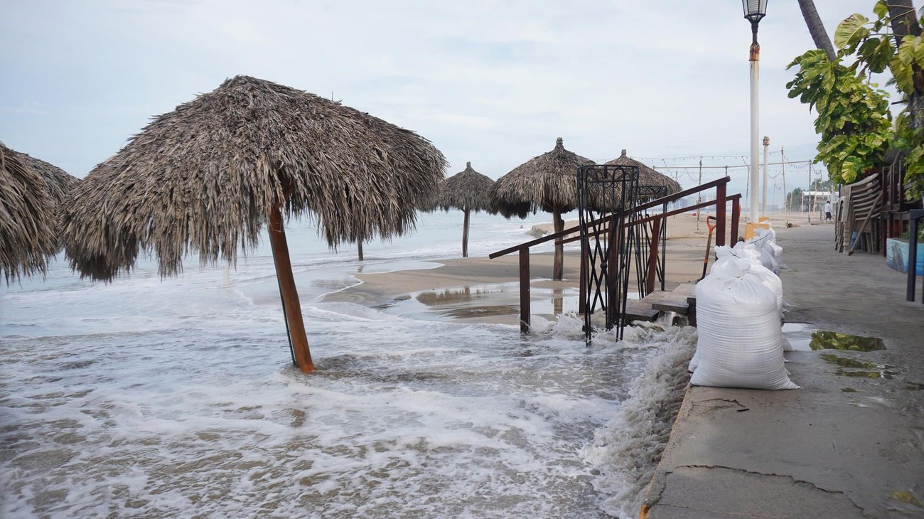 Llama Gobierno federal a mantener resguardo por huracán Simón
