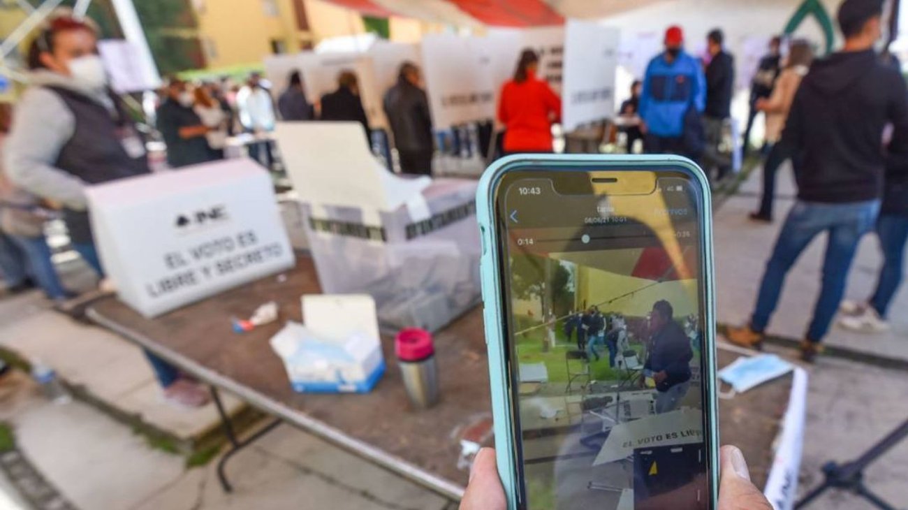 IEC e INE permiten uso de celulares el día de la elección