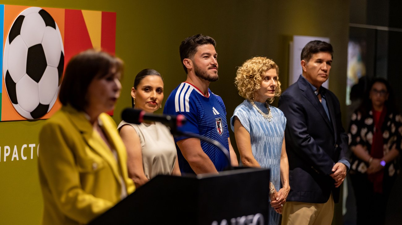 Entrega gobernador 'La Lagartera' e inaugura muestra mundialista