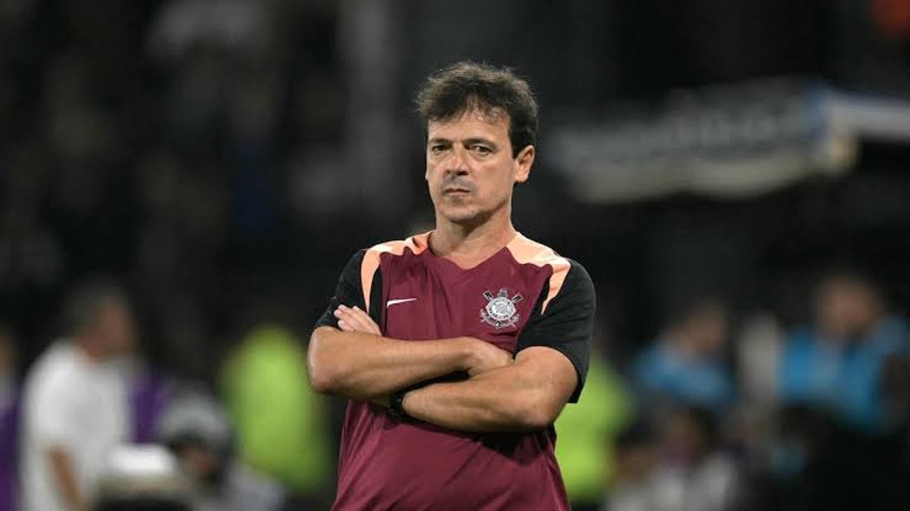 Fernando Diniz sale de Corinthians tras siete derrotas seguidas