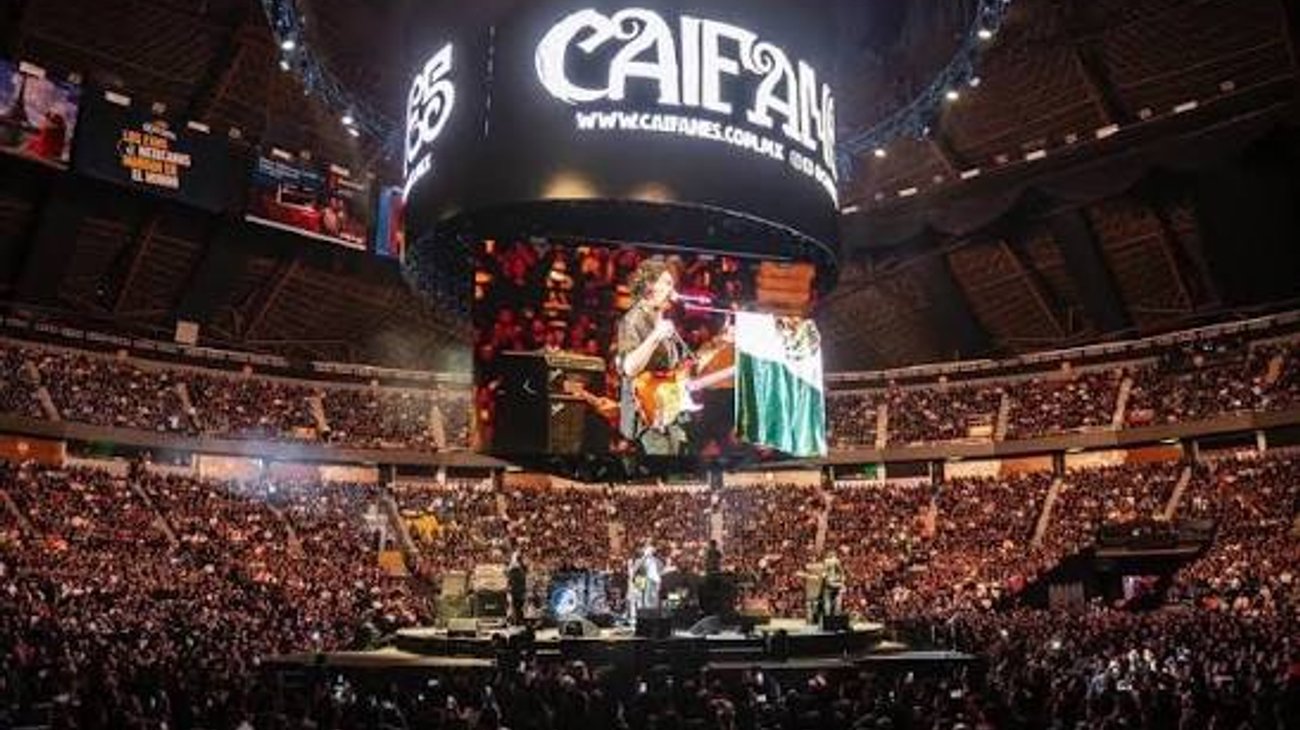 Caifanes homenajea a 'La Selección' durante concierto en CDMX