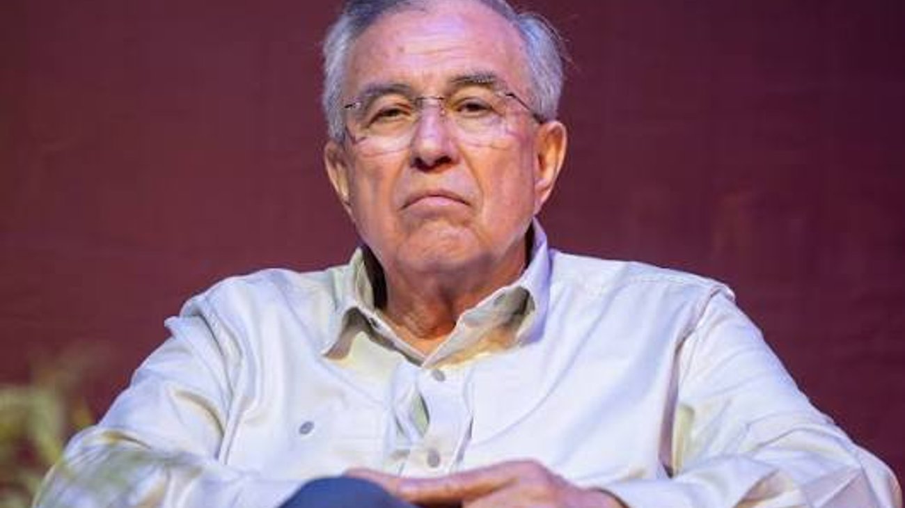 Rocha Moya pide nueva licencia indefinida en Sinaloa