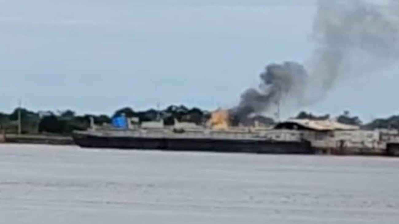 Explosión de barcaza en Paraguay deja al menos cinco muertos