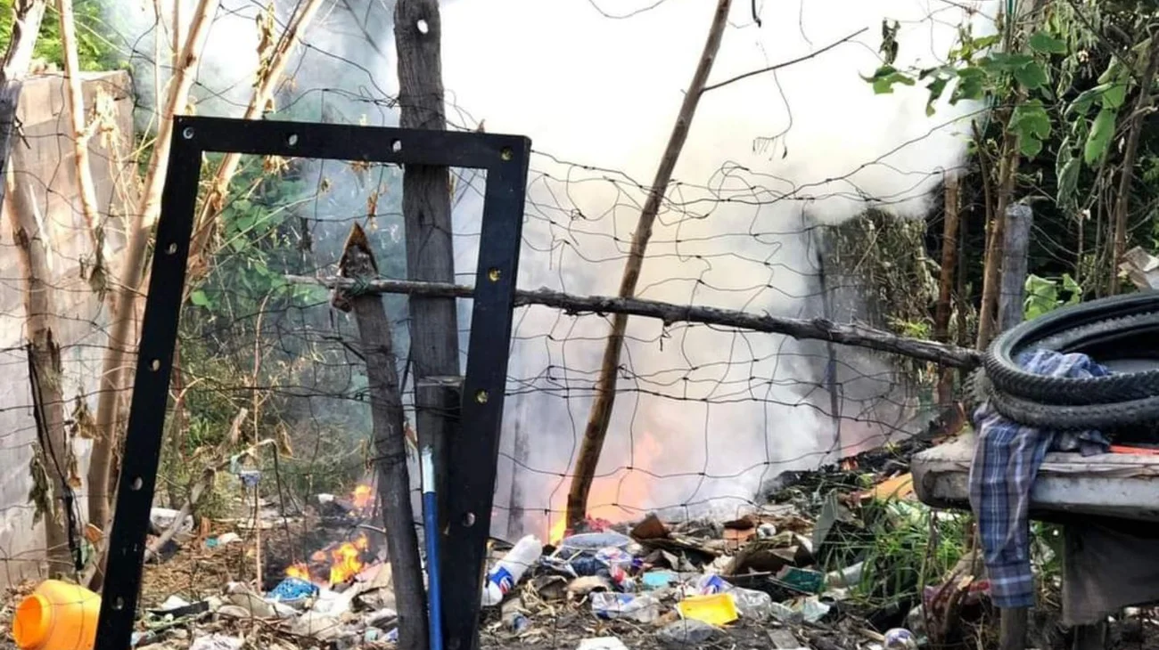 Incendio en un domicilio alerta a los vecinos en Linares