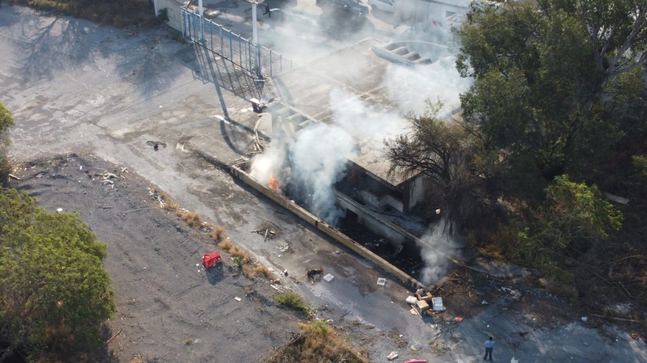 Se incendia bodega abandonada en av. Miguel Alemán