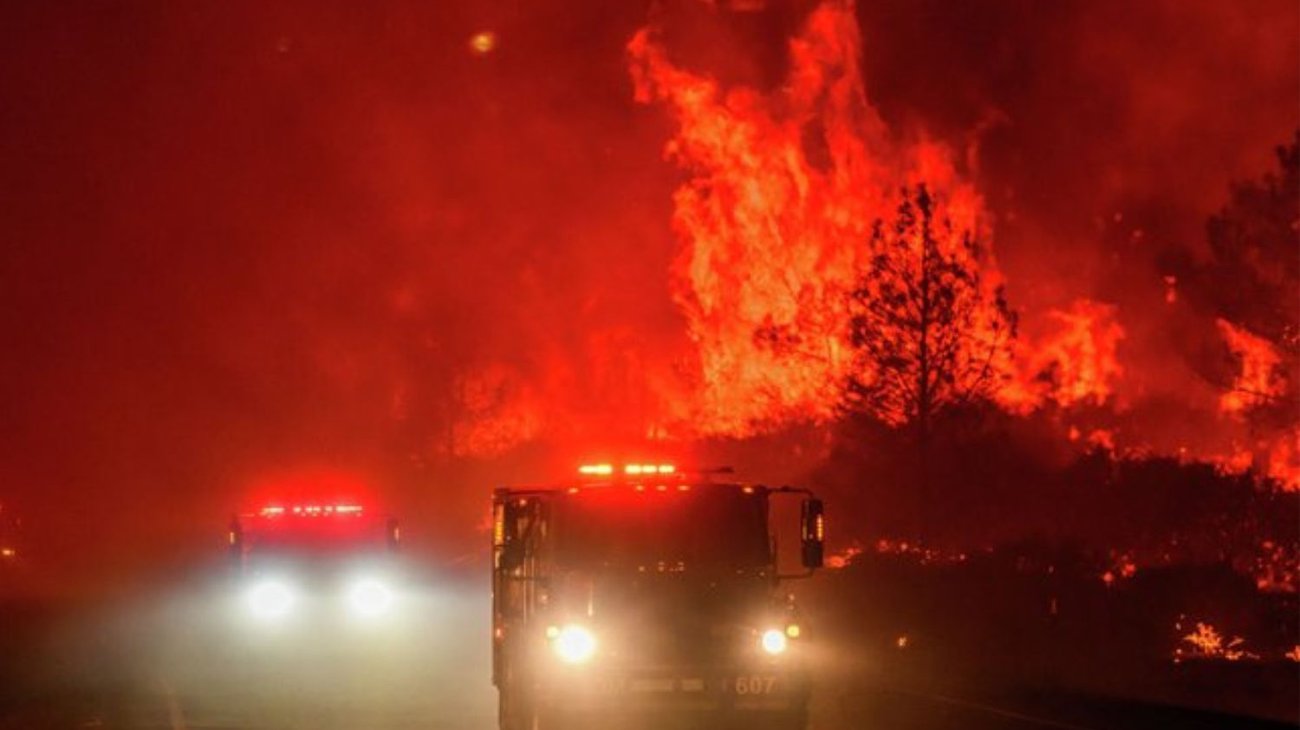 Sin control incendio en California; el más grande del 2024