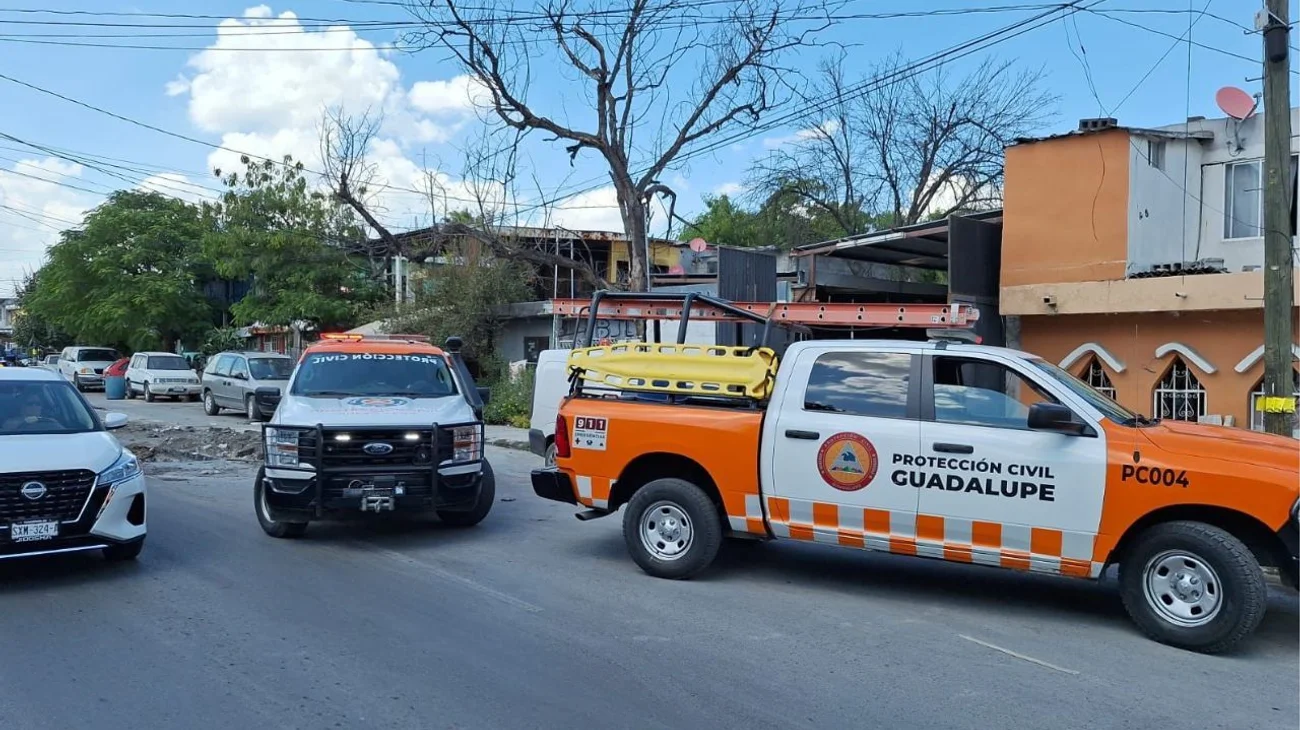 Incendio en casa en Guadalupe consume muebles y ropa