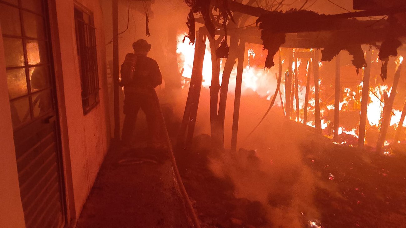 Controlan incendio en Cerrito de la Cruz de Ramos Arizpe 
