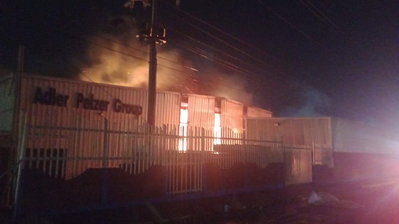 Sofocan incendio registrado en empresa de Ramos Arizpe