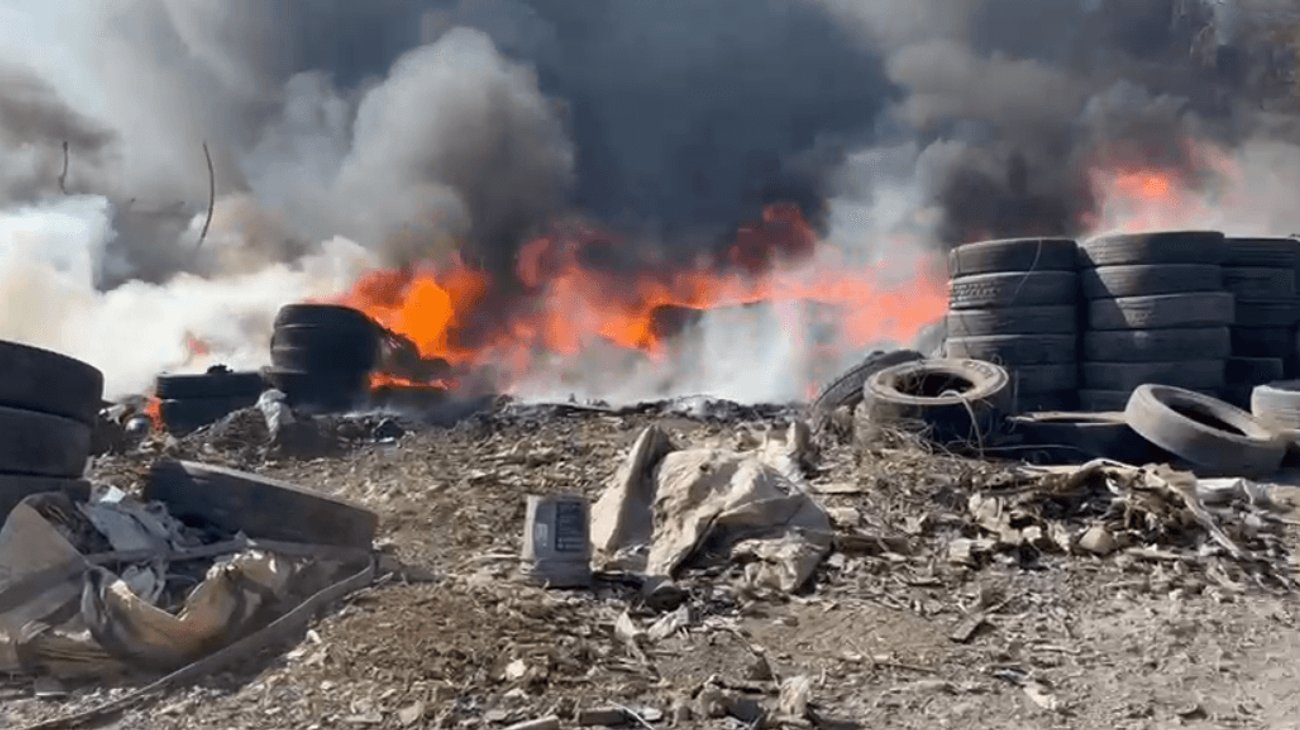 Incendio en baldío moviliza a Protección Civil en Escobedo