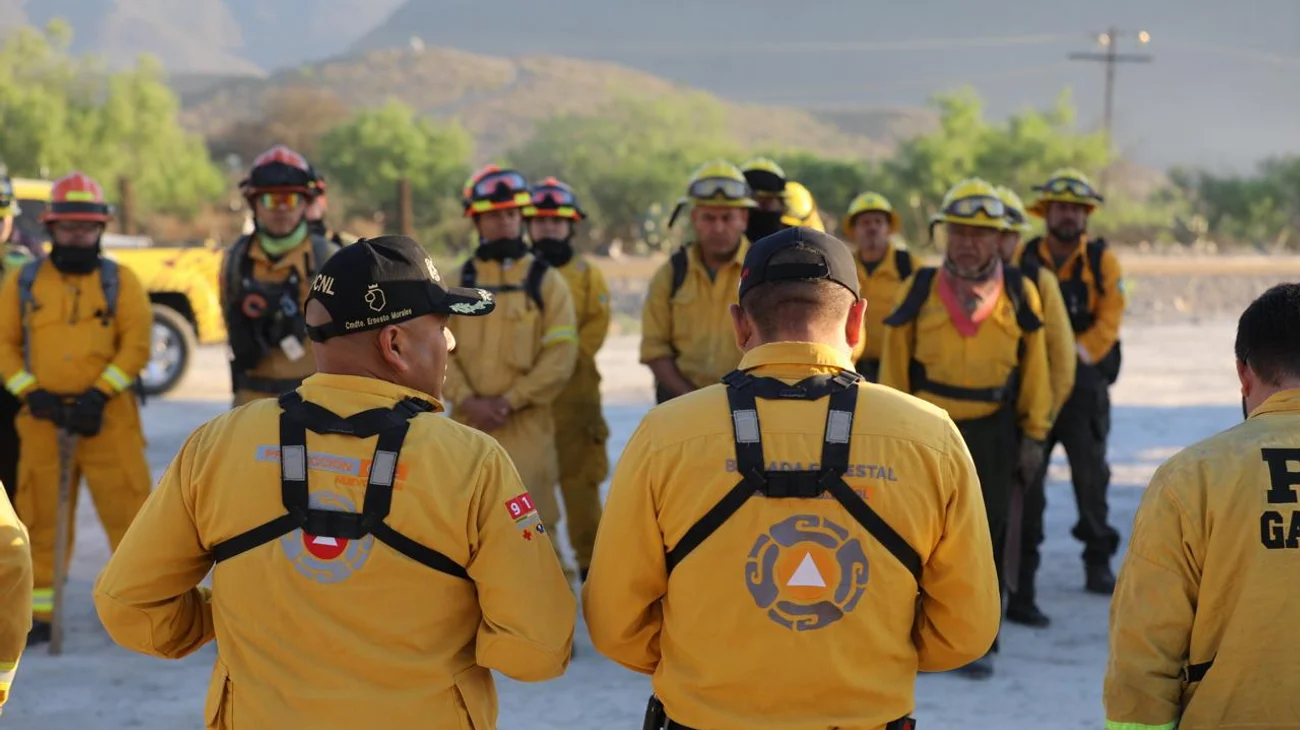  Continúan trabajos para apagar incendio en García