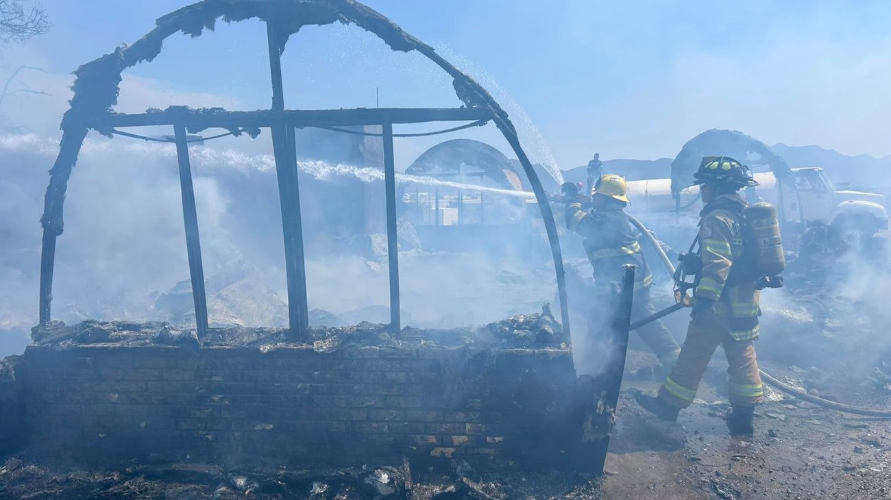Consume incendio oficina de ventas abandonada en Ramos Arizpe